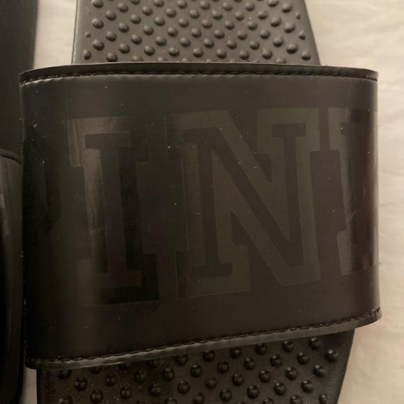 PINK slides size large - Picture 2 of 4